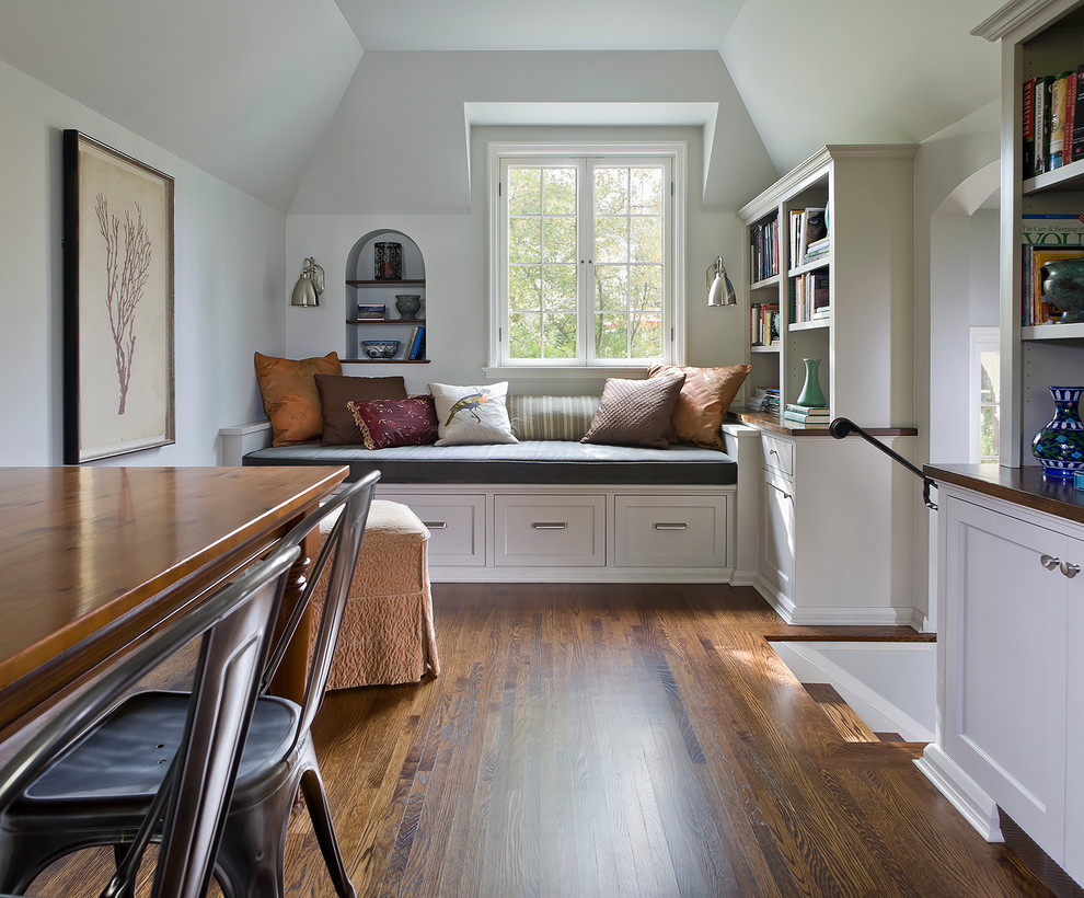 Photo of a transitional home office in Minneapolis.