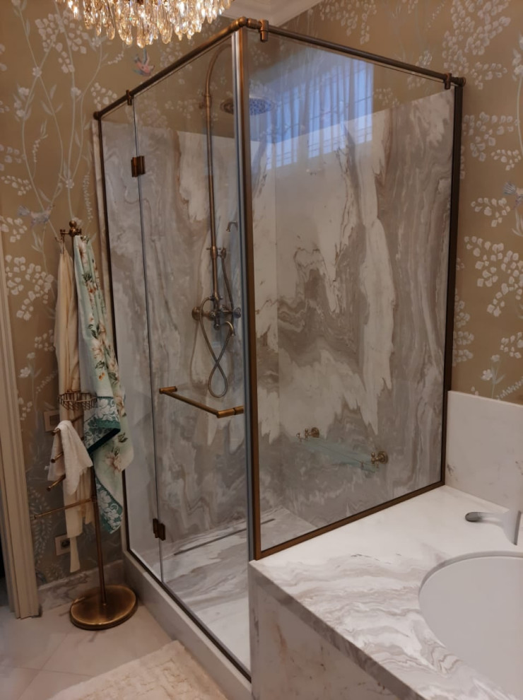 Стеклянная перегородка в душевую