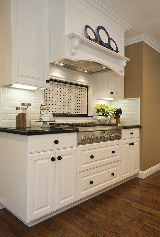 This is an example of a traditional kitchen in San Francisco.