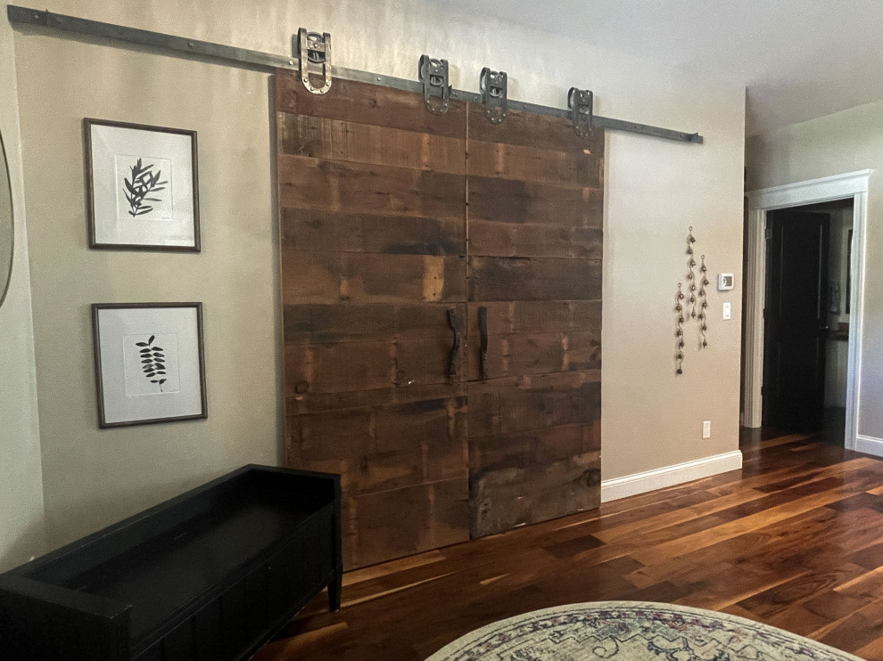 Home design - transitional home design idea in Cedar Rapids