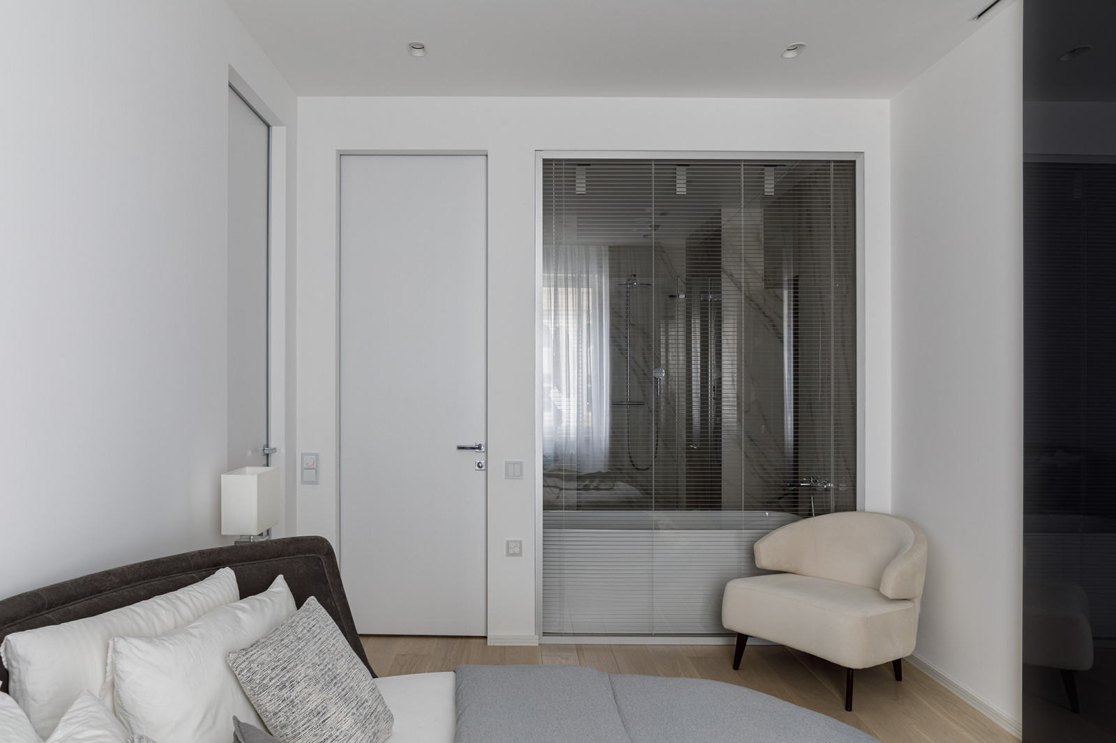 Квартира для студентки, ЖК Смольный