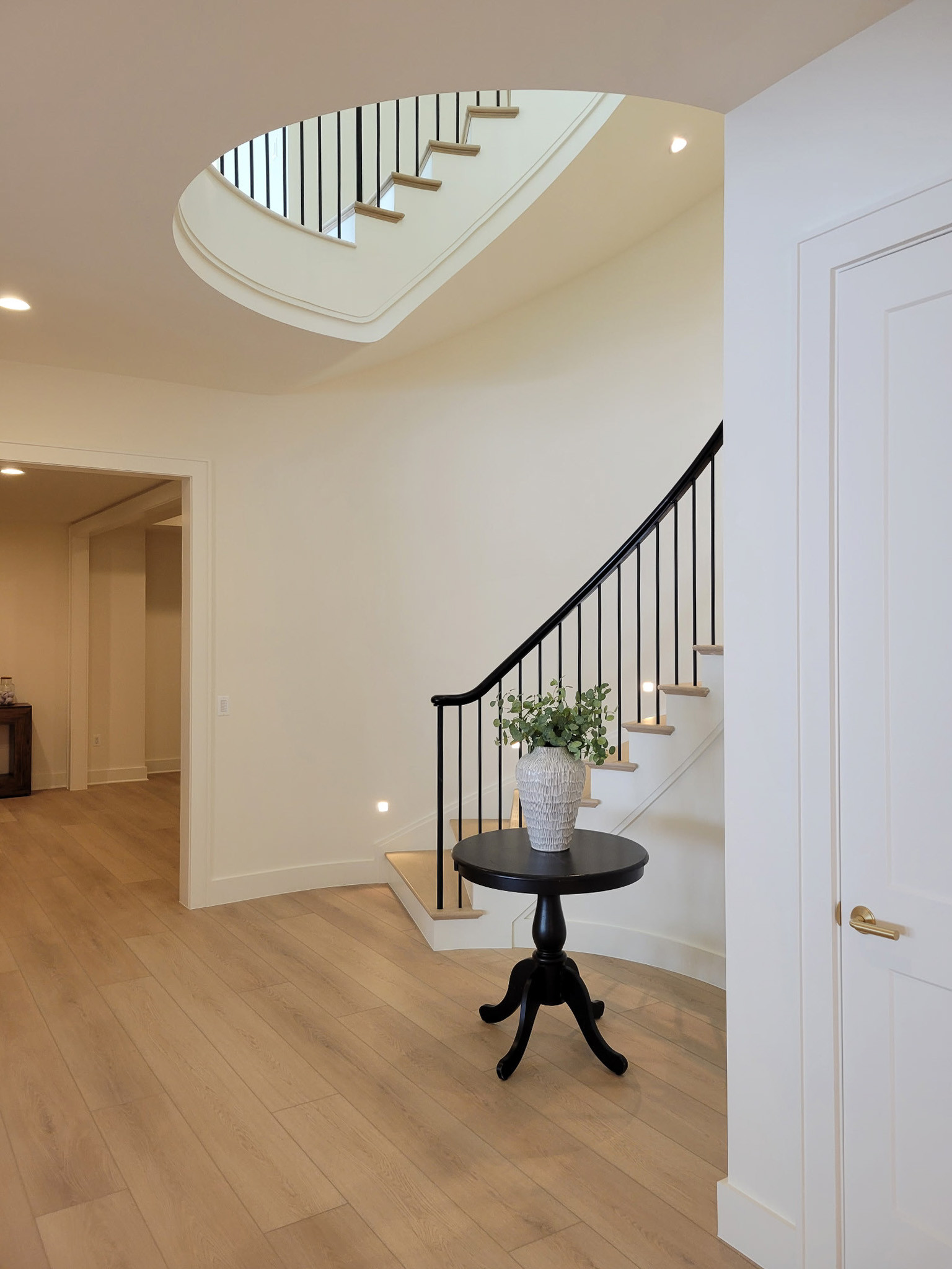 Project #158 | Contemporary Curved Staircase