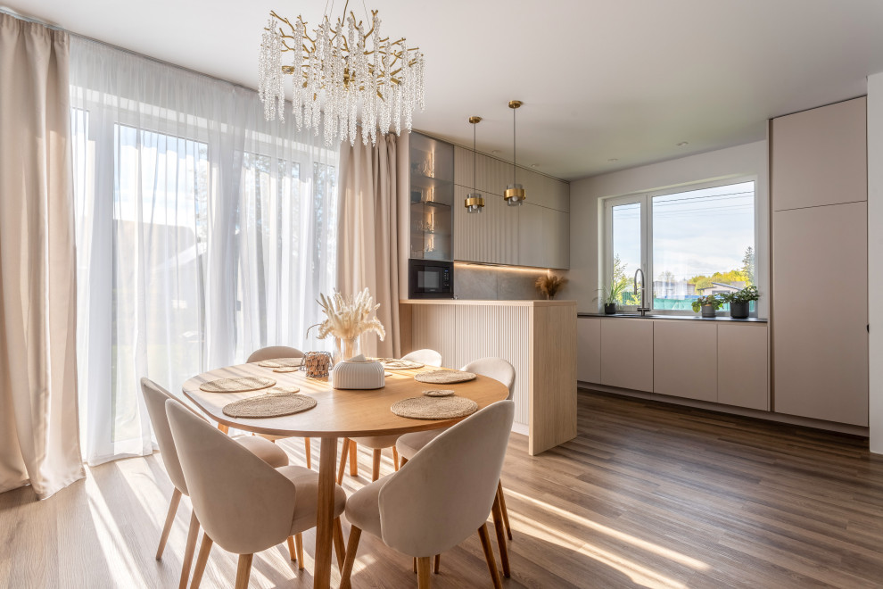 Современная кухня в частном доме