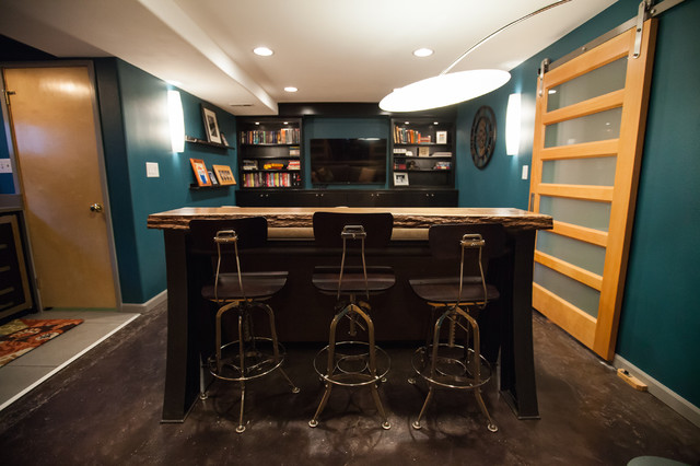  Bar  with stools adds extra seating  for this small room 