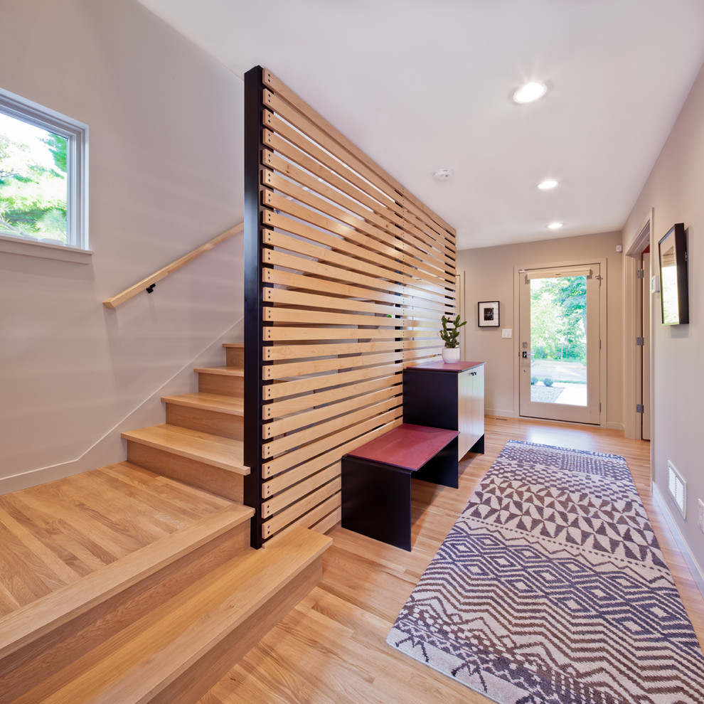 Staircase - modern staircase idea in Minneapolis