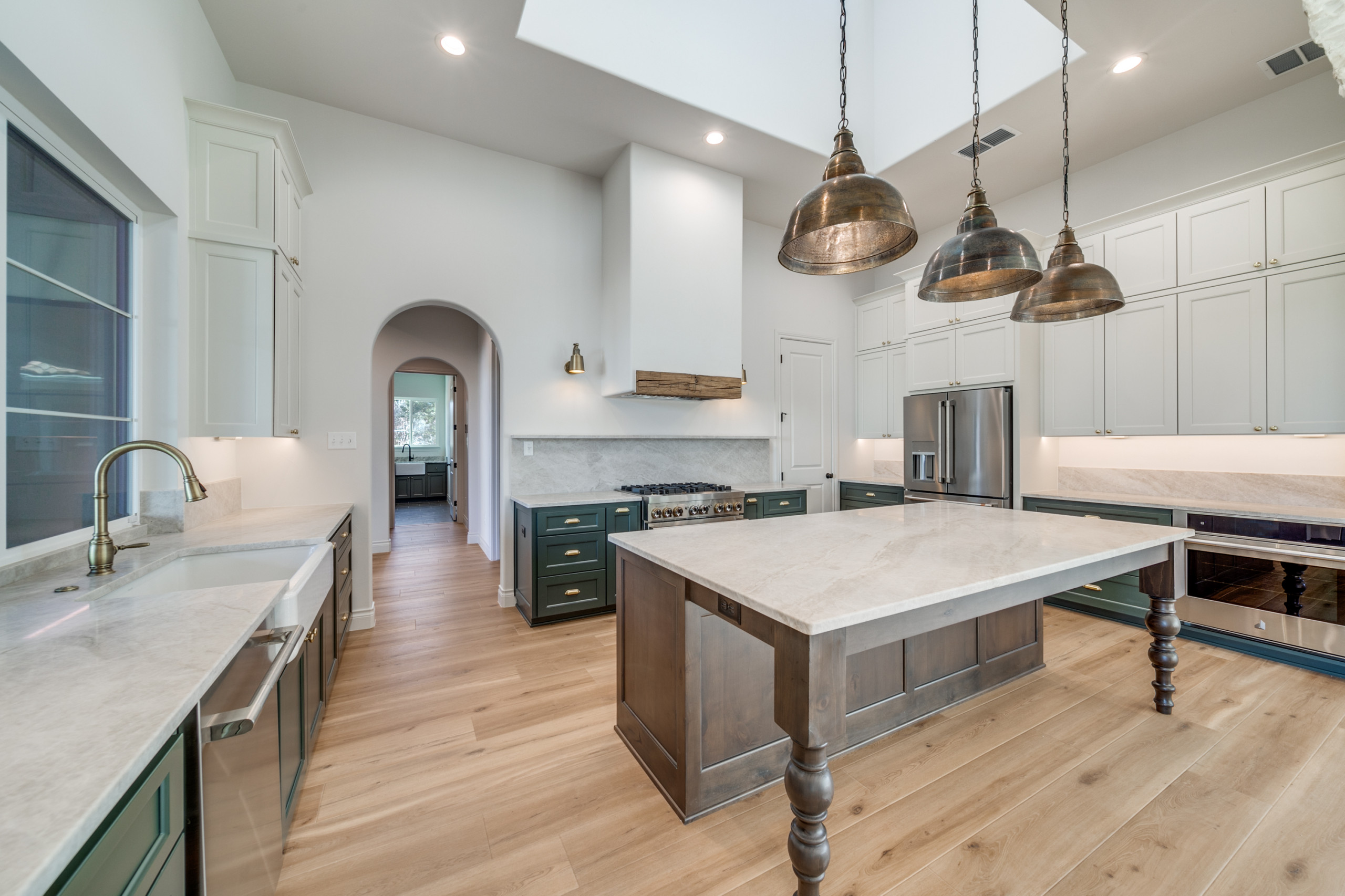 Spanish: 3,430 ft², 4 BR/3.5 BA/1 ST