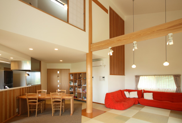 湊の家 japanisch-modern-wohnbereich