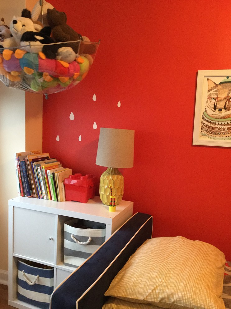 Example of a trendy kids' room design in New York