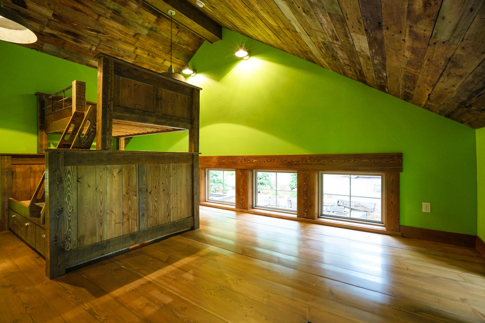 Example of a small mountain style home design design