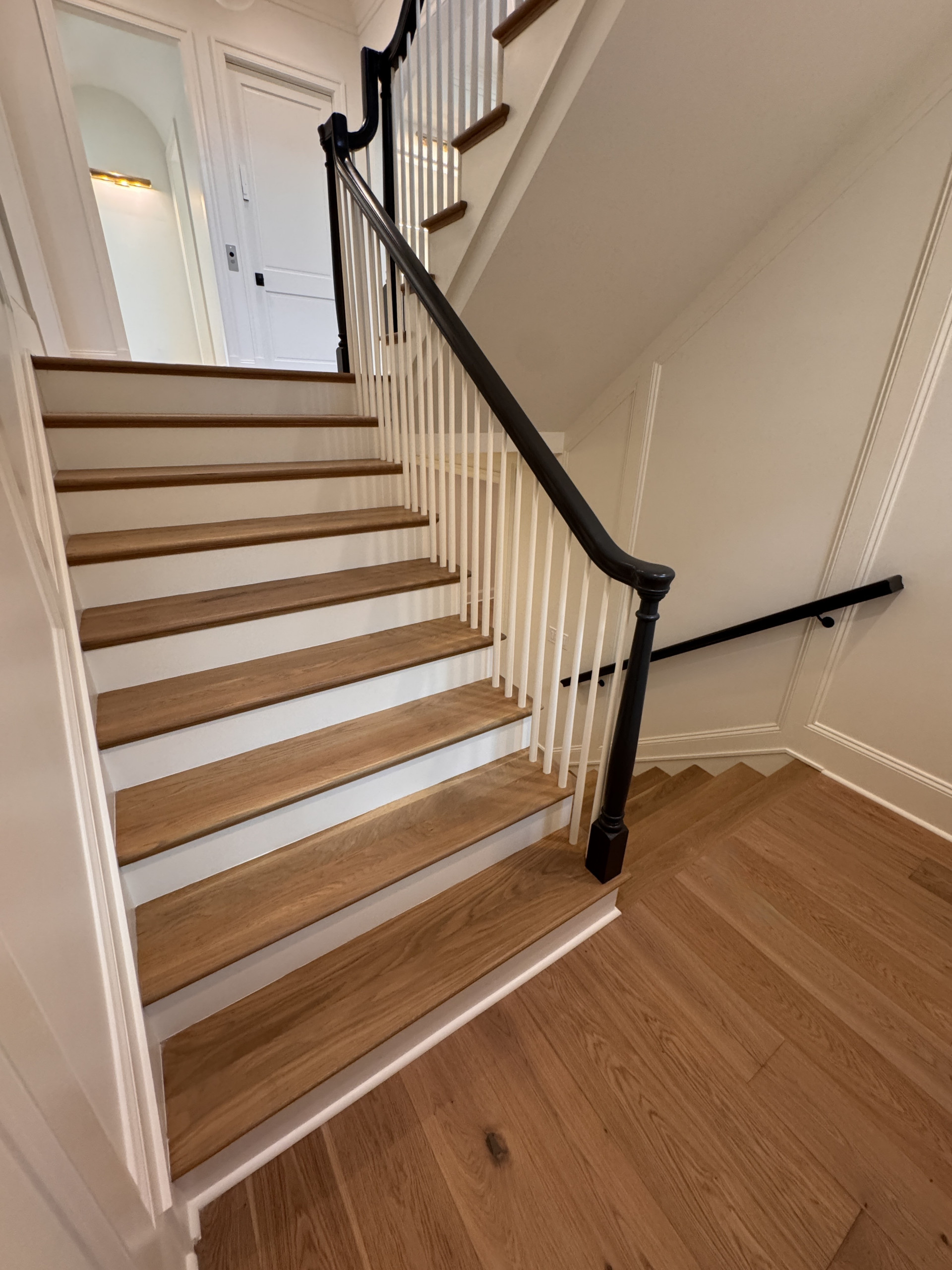 Project #160 | Traditional Box Stair with Gooseneck Handrail