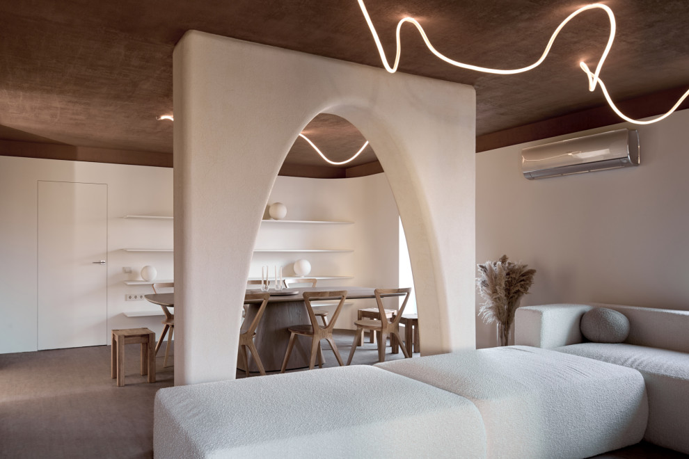 Обнимающая гостиная-столовая