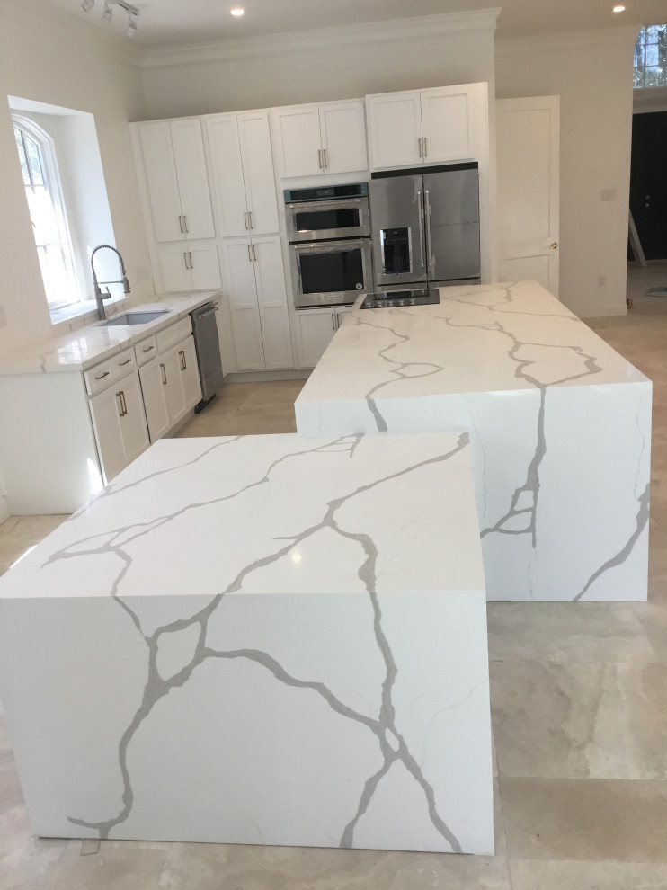 Inspiration for a modern home design remodel in Houston