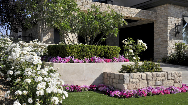 Softscaping traditional-garden