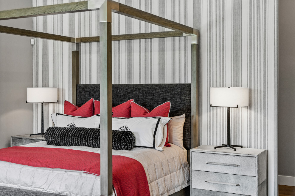 Example of a transitional home design design in Phoenix