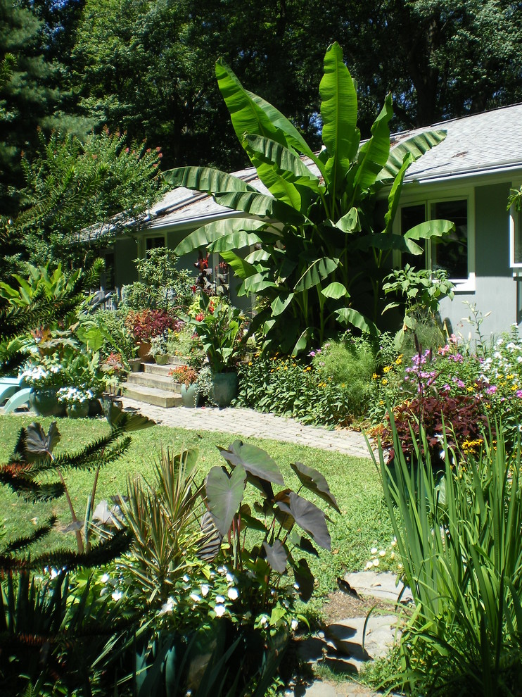 This is an example of a traditional landscaping in Philadelphia.