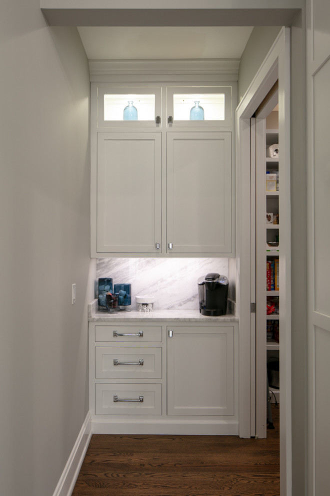 Kitchen - transitional kitchen idea in Cincinnati