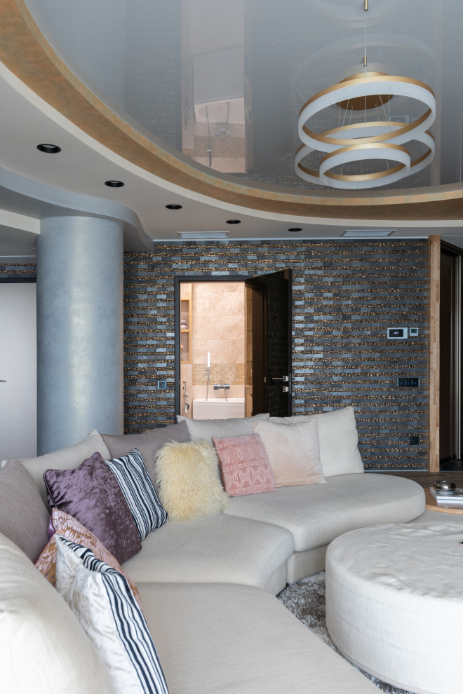 Разные полюса.