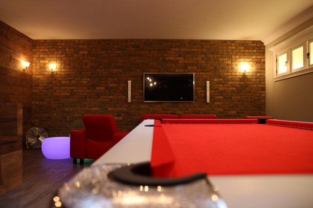 Basement Entertainment Room in Wimbledon rustikt-hjemmebiograf