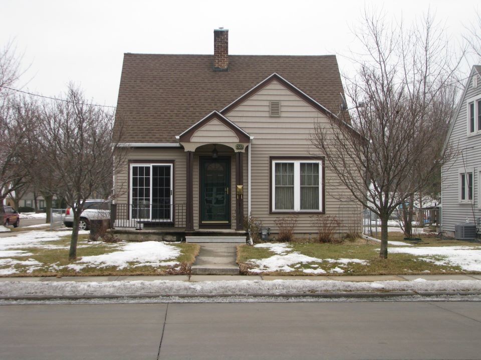 Front door colors for tan house deals