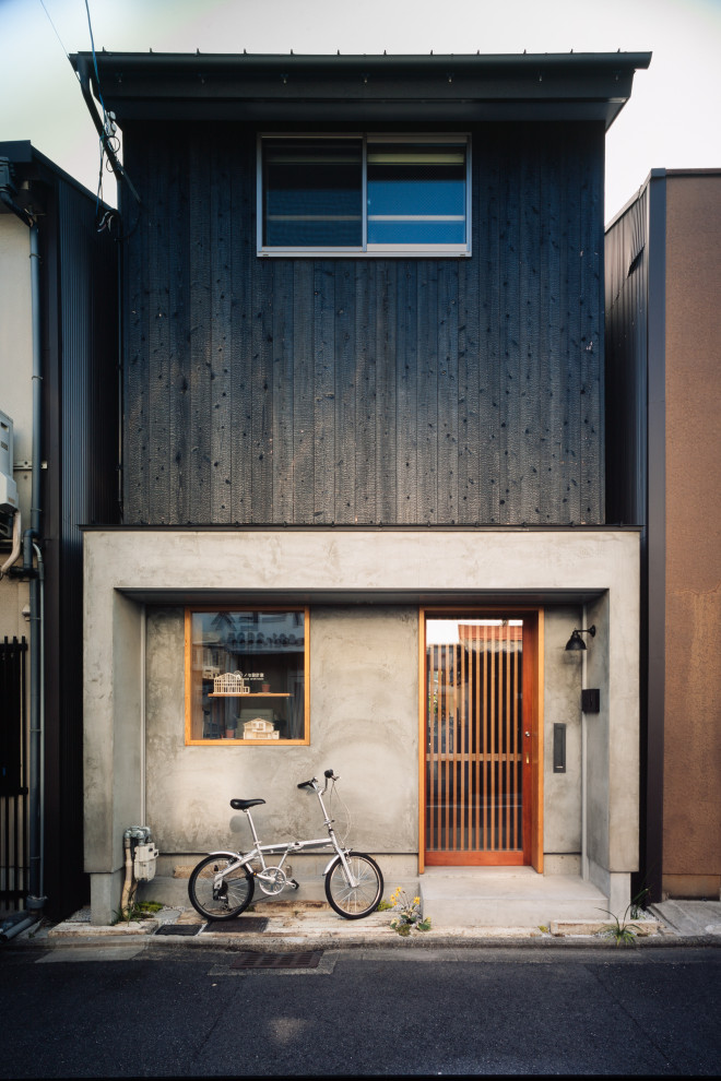 京都にあるモダンスタイルのおしゃれな家の外観の写真