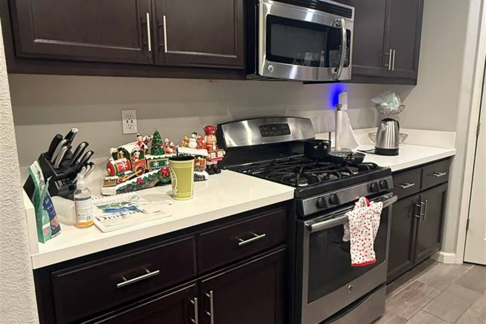 BEFORE: ESPRESSO KITCHEN — RANGE & COOK WALL