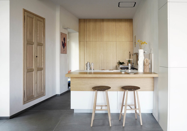 Stone contemporary-kitchen