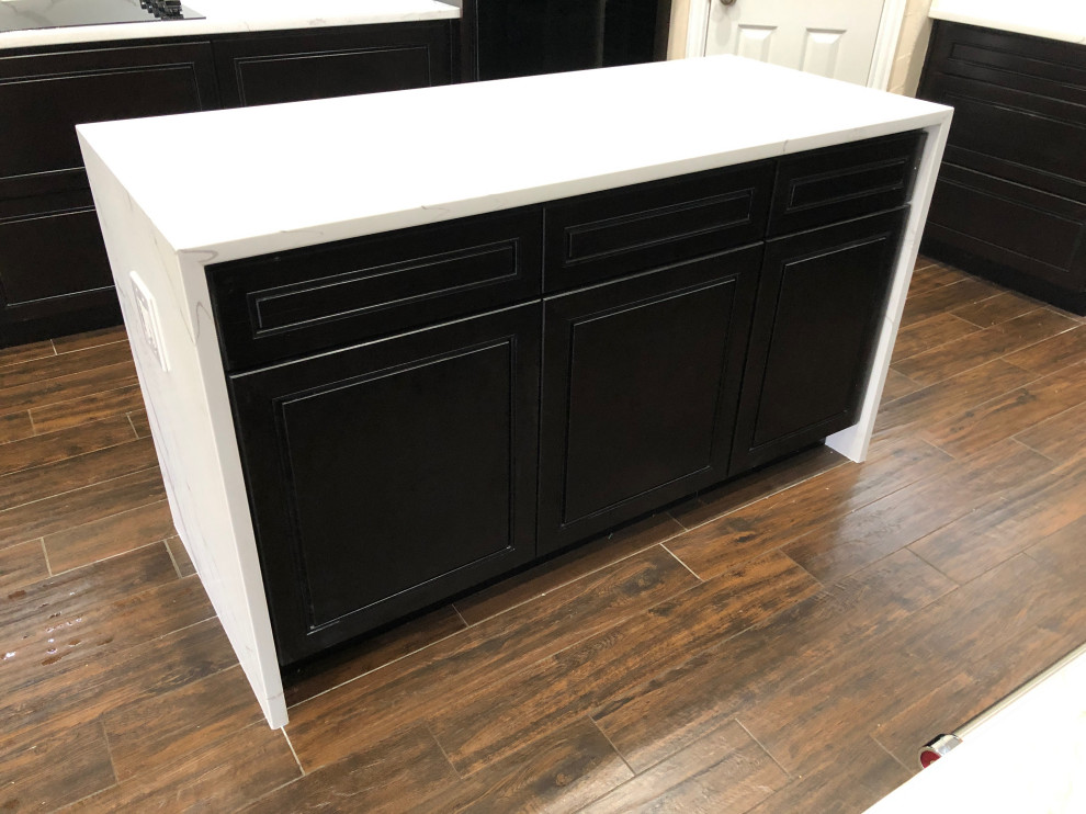 Inspiration for a transitional kitchen remodel in Dallas