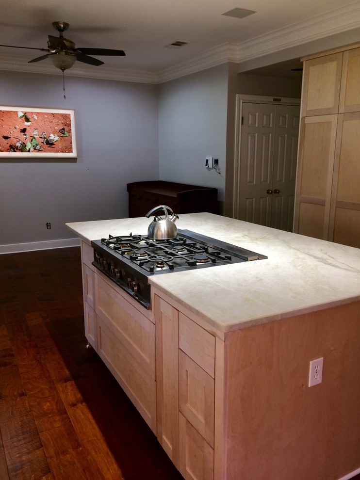 Inspiration for a modern kitchen remodel in Austin