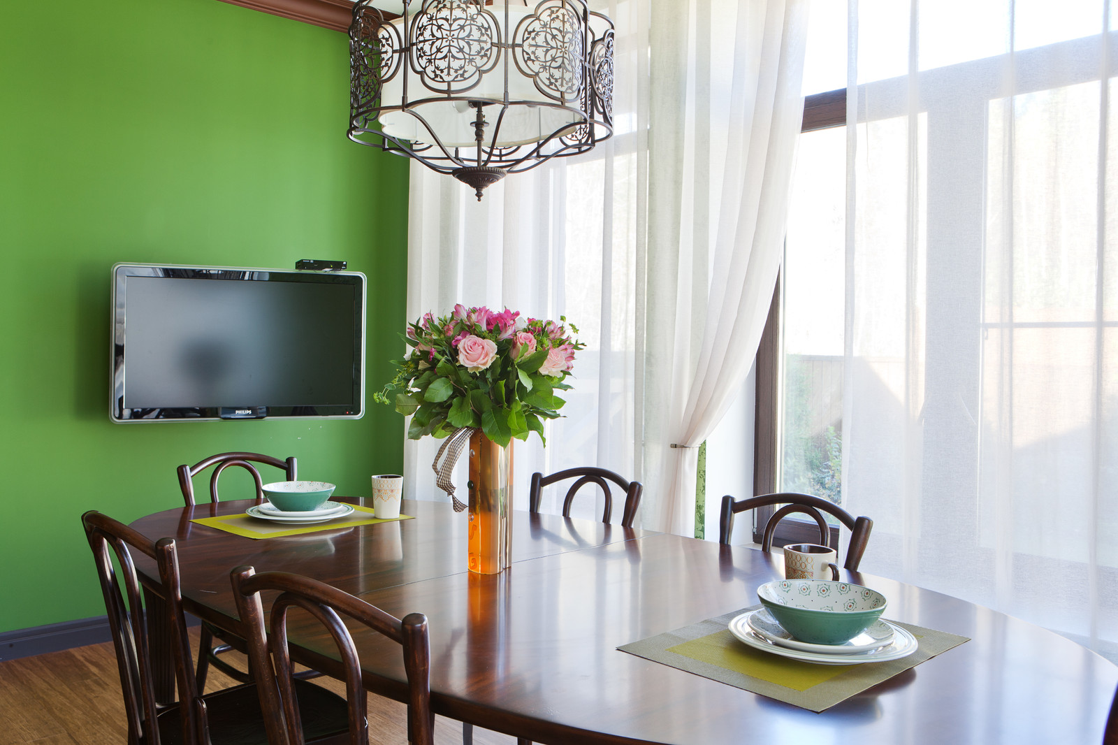 Кухня - столовая в загородном доме с нотками Италии