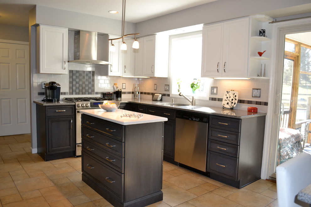Kitchen - transitional kitchen idea in Baltimore