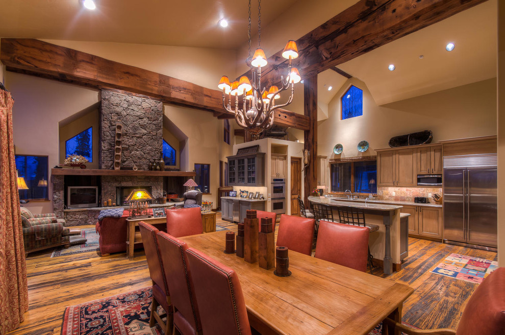 Photo of a country family room in Denver.