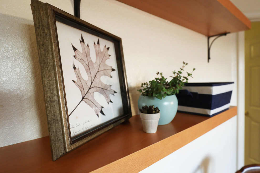 Inspiration for a transitional home design remodel in Phoenix