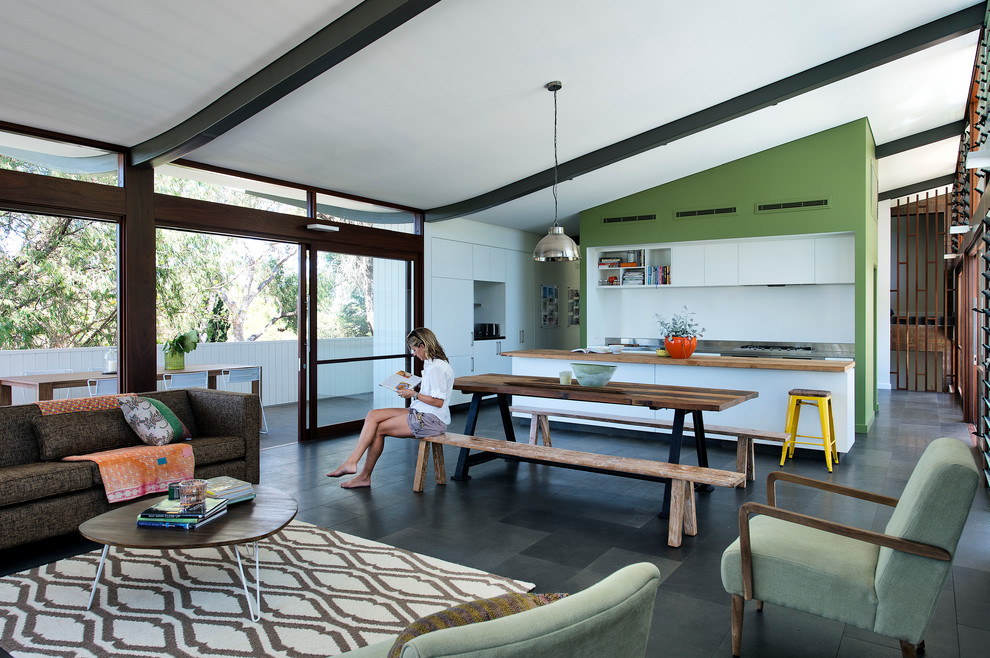 Design ideas for a midcentury kitchen in Perth.