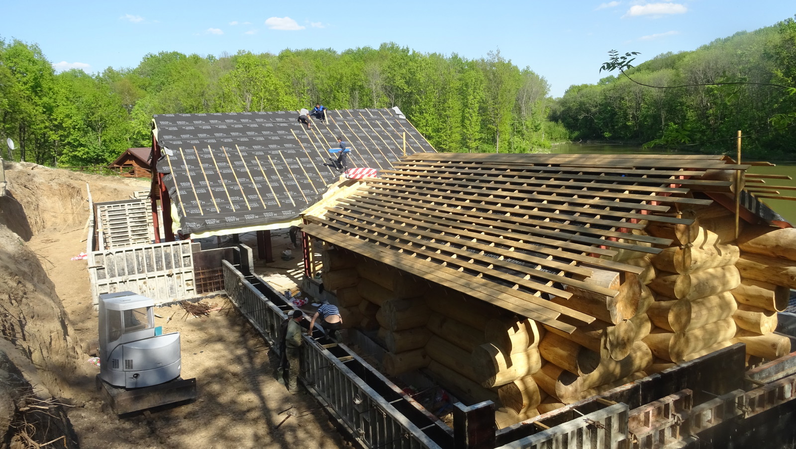 Устройство кровельных и фасадных конструкций с фальцевым медным покрытием