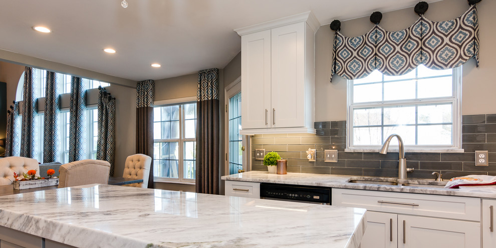 Inspiration for a transitional kitchen remodel in St Louis