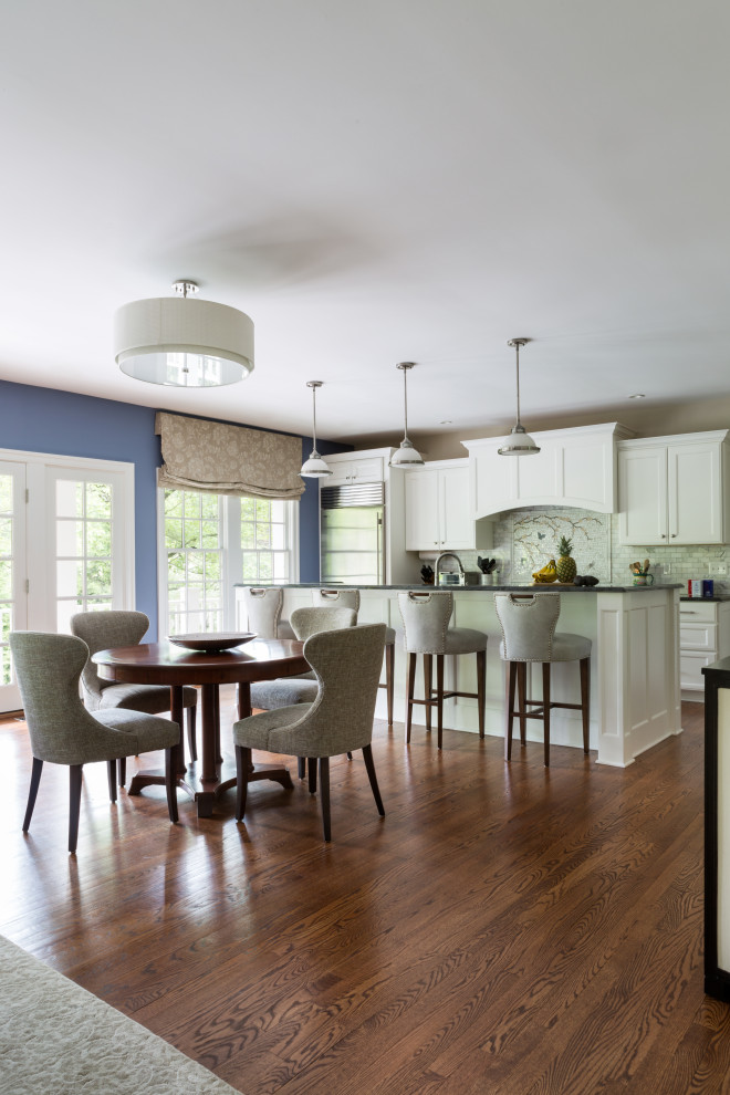 Kitchen - transitional kitchen idea in DC Metro