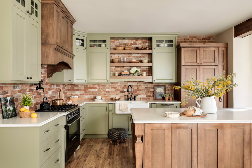 Kitchen - farmhouse kitchen idea in Calgary