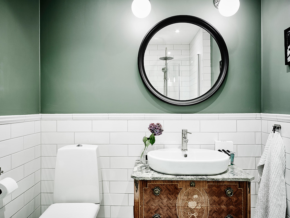 This is an example of a transitional bathroom in Gothenburg.