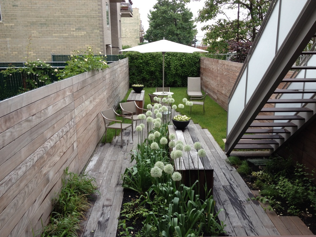 Narrow Townhouse Garden