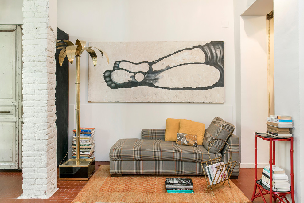 Home design - mid-century modern home design idea in Barcelona