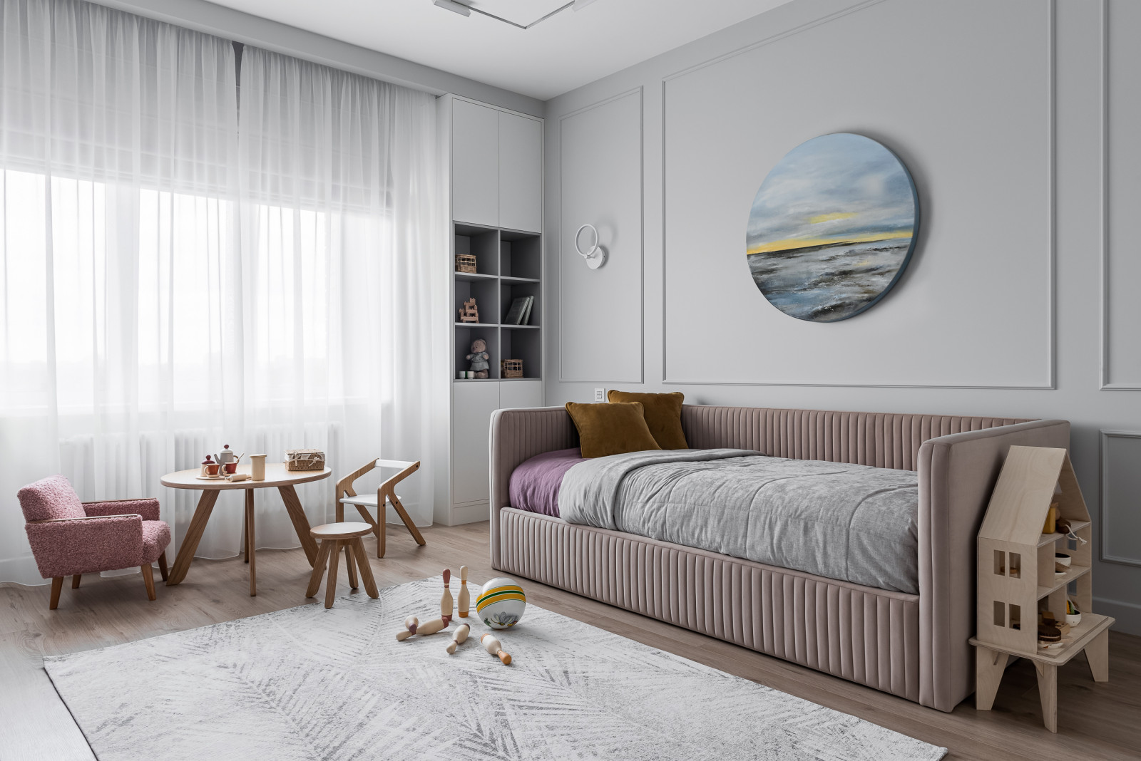 на стороне монохрома