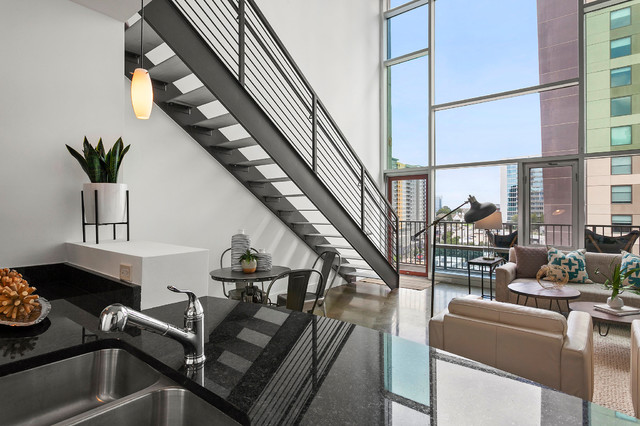 Ridgewood Dr Home contemporary