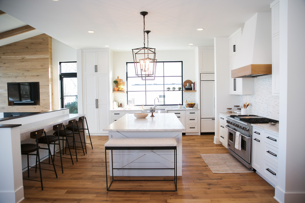 Transitional kitchen photo in Indianapolis