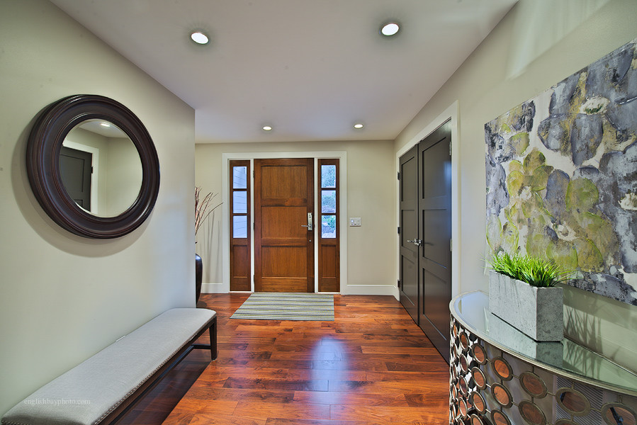 Photo of a contemporary hallway in Vancouver.