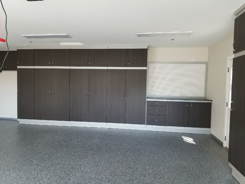 Home design - contemporary home design idea in Phoenix