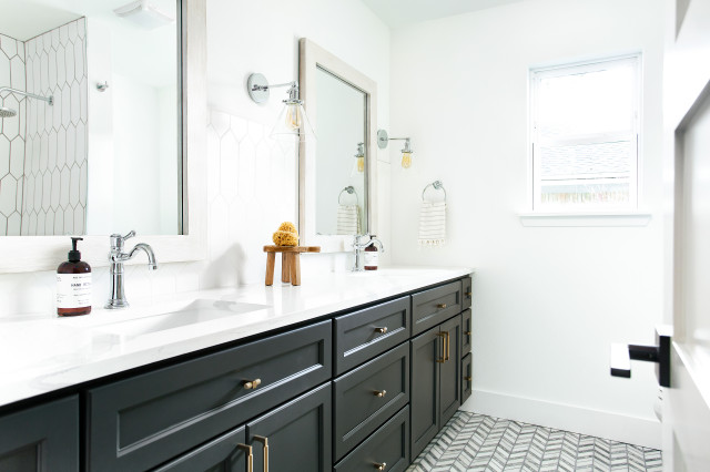 Bathroom of the Week: A Bright, Versatile Contemporary Design