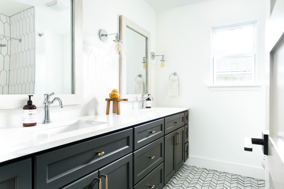 Trendy home design photo in Dallas