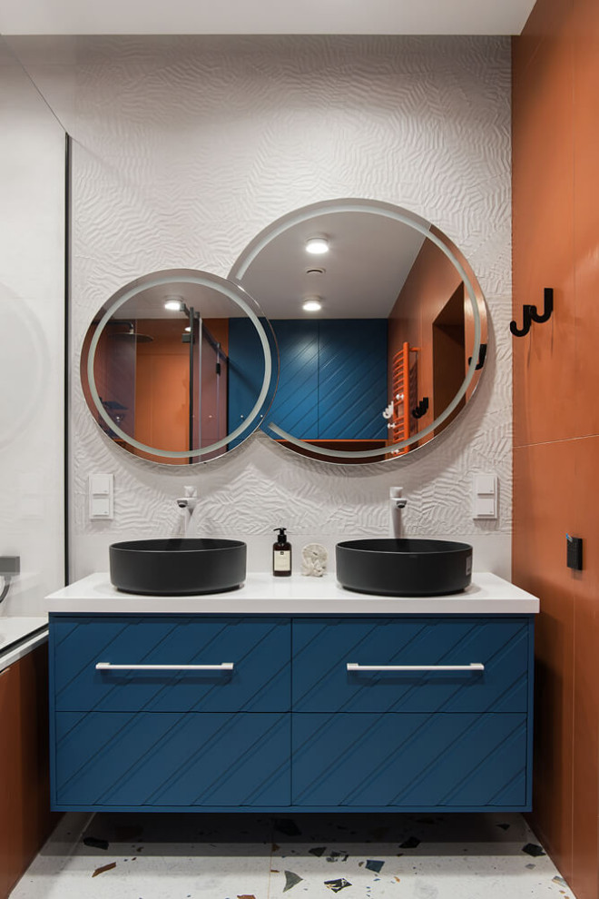 Example of a trendy bathroom design in Saint Petersburg