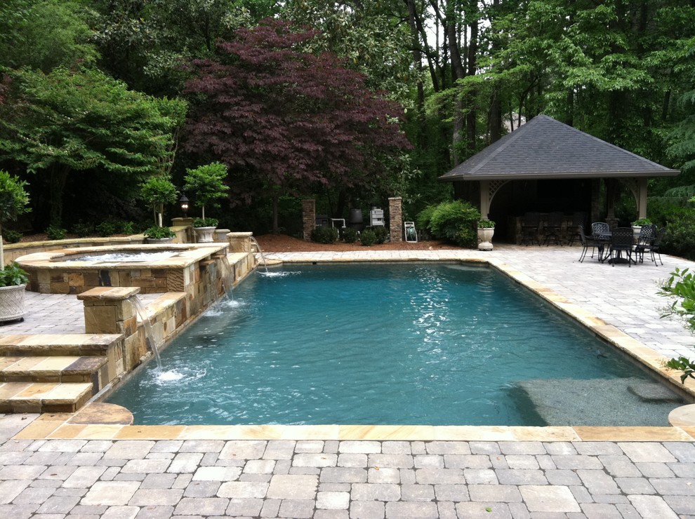 This is an example of a classic swimming pool in Atlanta.