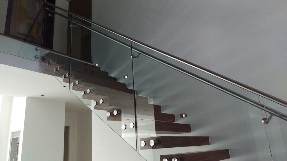 Design ideas for a modern staircase in Houston.